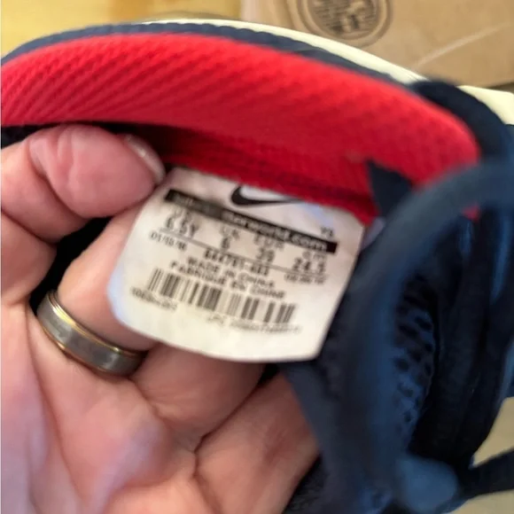 Nike Air foam posite Olympic model
6.5Y - Picture 4 of 4